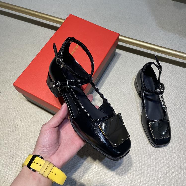 Silver retro Roman women's shoes white leather bag head sandals women's summer flat heels light mouth square head single shoes