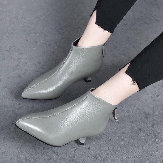 Women's boots autumn and winter new low-heeled small bare boots thin heel first layer cowhide rear zipper pointed short boots leather boots