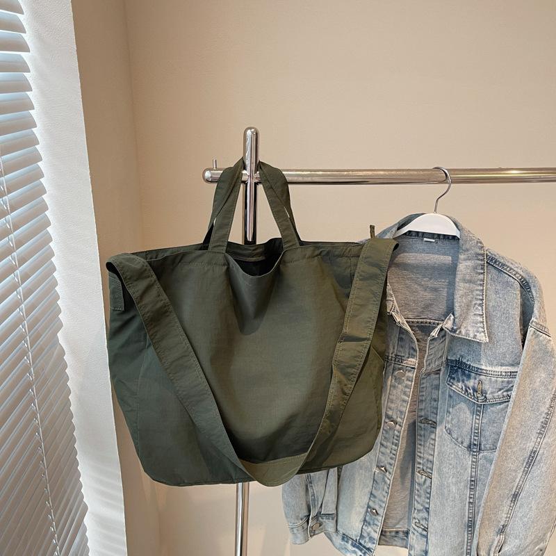 Large-capacity Casual Tote Bag Women's New Versatile and Lightweight Shoulder Messenger Bag Class Commuter Bag