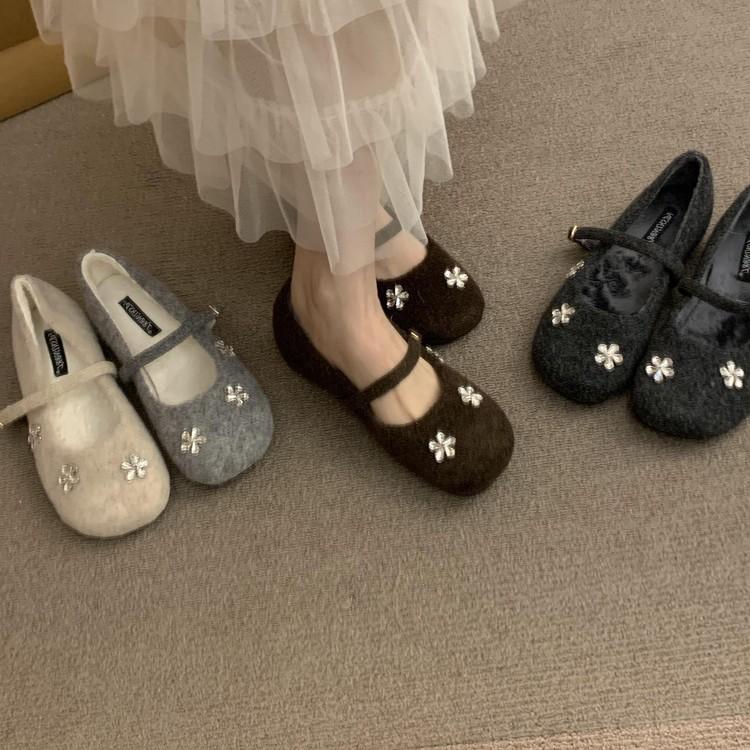French flat-bottomed shallow mouth Mary Jane shoes women's 2025 autumn and winter new Korean version of rhinestone plush single shoes Doudou shoes