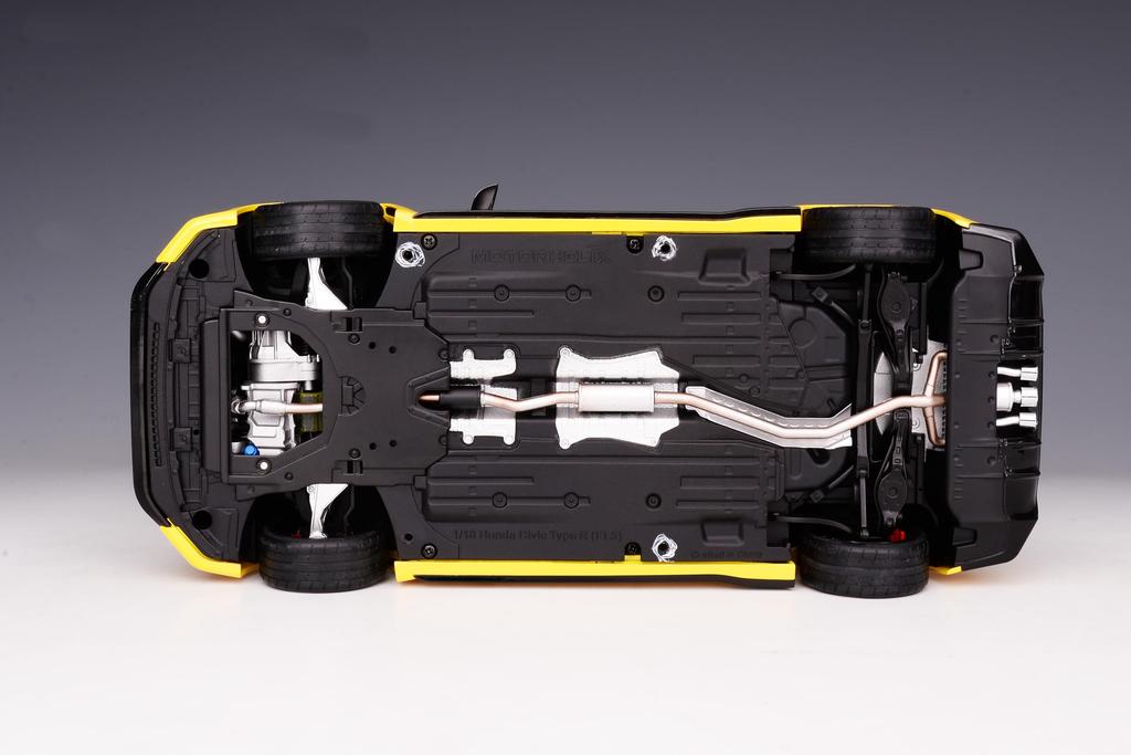 FREESTYLE MOTORHELIX Scale Honda Civic Type R FL5 Sunlight Yellow Finished Model 1/18 M85306-18