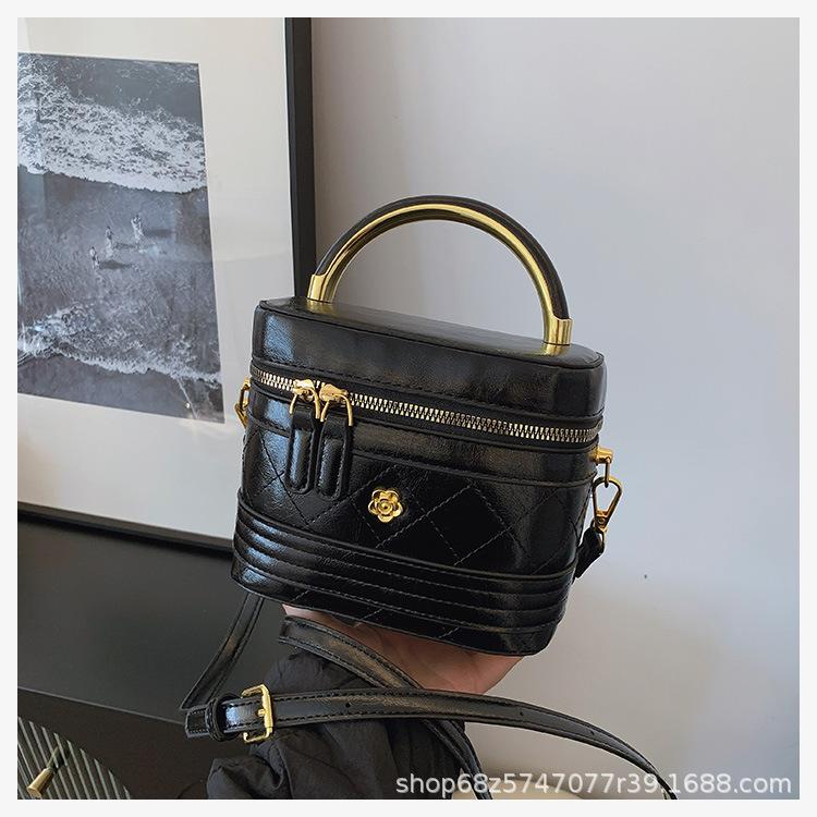 This year's popular box bag women's 2025 new diamond embroidered thread handbag trendy small fragrant style one shoulder messenger bag