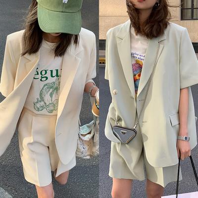 Abiti e completi – Completi con pantaloni