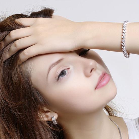 Bracelet Cubic Zirconia Stones Inlaid Luster Bracelet Allergy-Free Adjustable Length Lobster Clasp Bracelet Sparkling Jewelry Gift