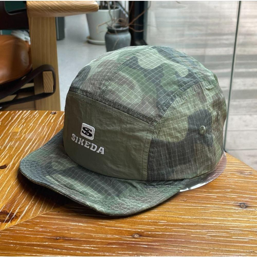 5-Panel Baseballkappe mit kurzem Schirm, Vintage Klassisch Schwarz Netz Stickerei Buchstabe Unisex, Perfekt für Outdoor Camping Modehut gray