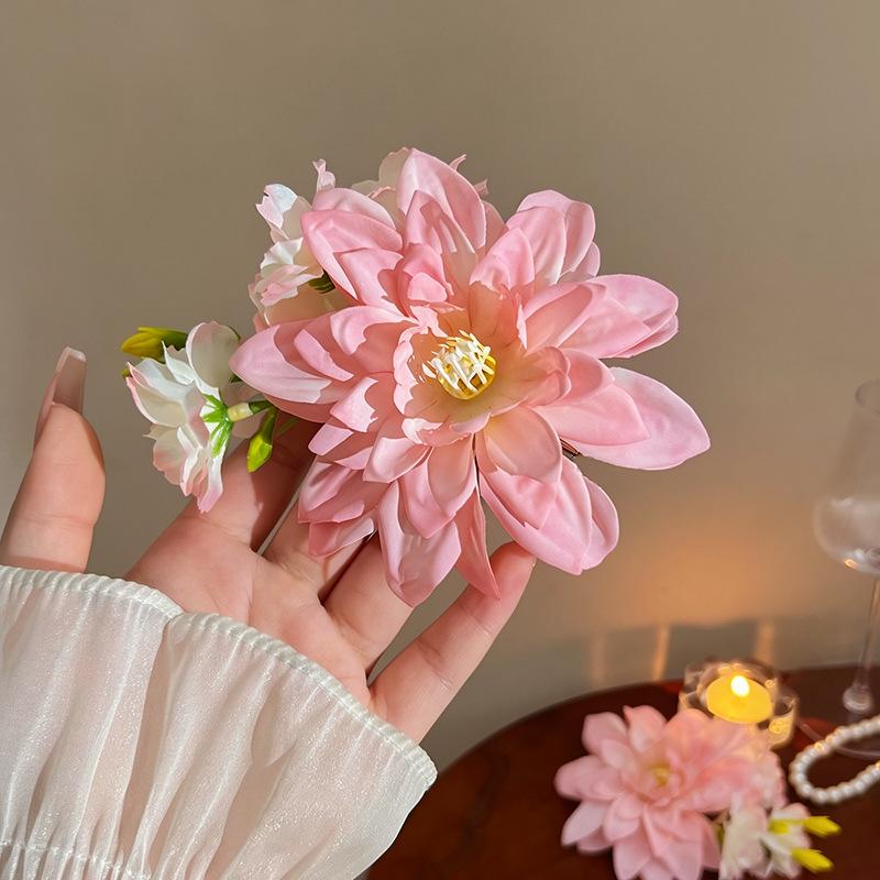 Korean Style Fresh Fabric Flower Hair Clip - Fashionable and Versatile High-End Hair Accessory for Women