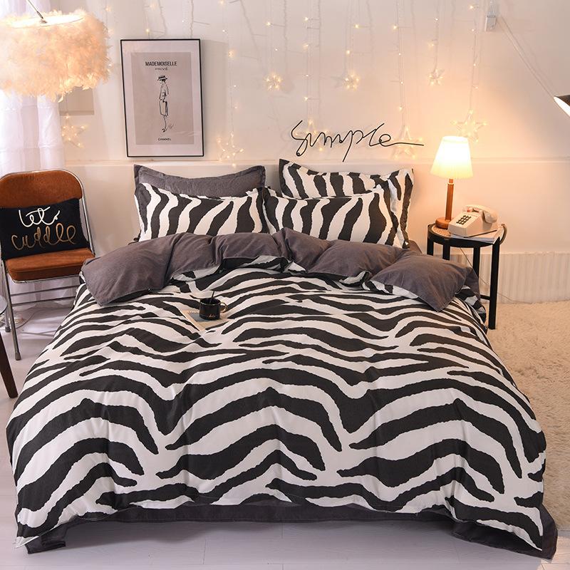 

Постельное белье Набор из четырех предметов Принтованный Приятный к коже Водостойкий Простыни Пододеяльник Наволочки Комплект 1.2m three-piece set