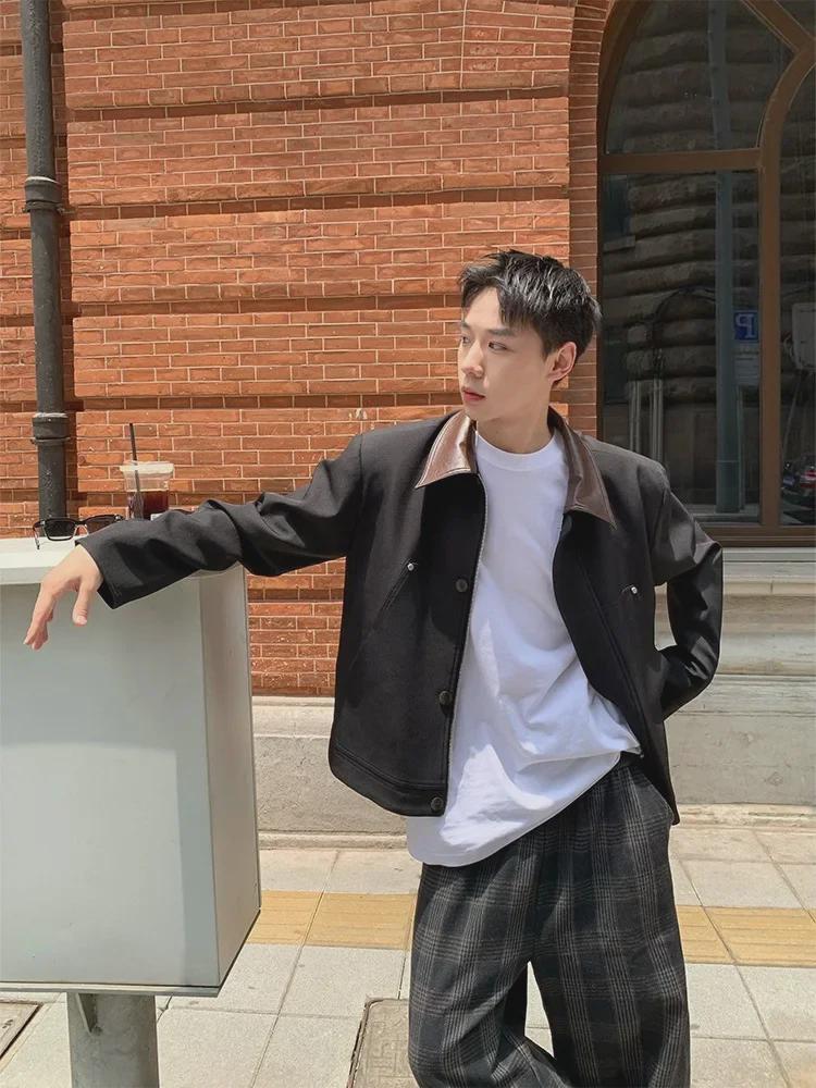 

Мужская кожаная куртка с контрастными лацканами в корейском стиле — осенняя короткая, свободного кроя с подбитыми плечами L чёрный