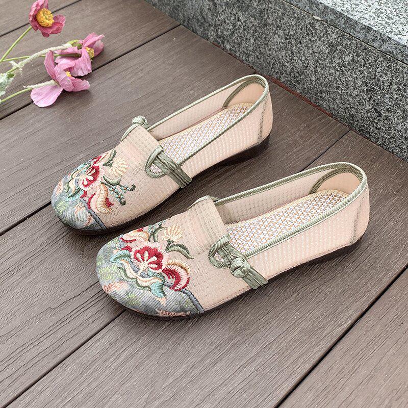 

Women s Embroidered Slip-on Mesh Breathable Shoes with Soft Sole 39