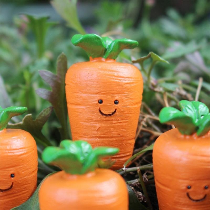 Easter Stake Carrot Statue Smile Carrot Shaped Figurines Plant for Indoor and Outdoor Sculpture Decors