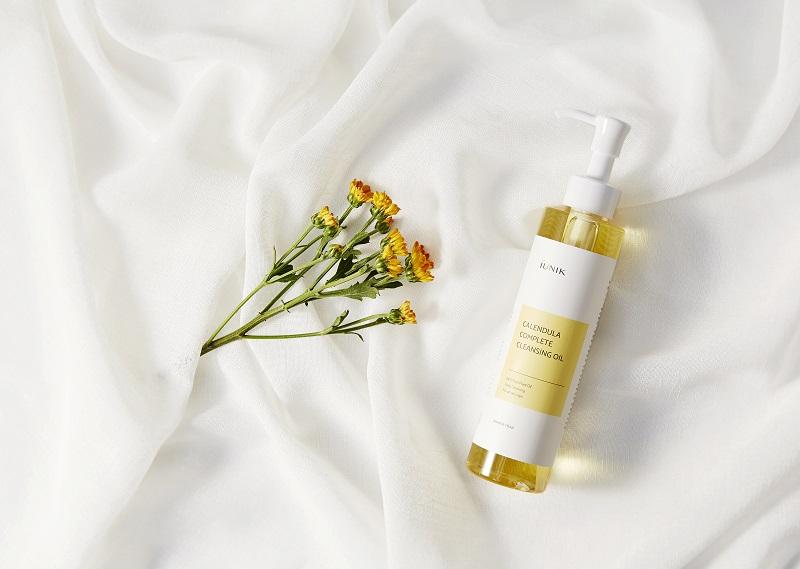 IUNIK Calendula Complete Cleansing Oil, 200ml - Makeup Remover Oil with Calendula Oil