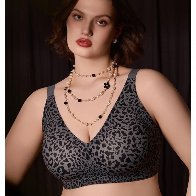 Plus Size Seamless Leopard Print Bra Women Deep V Full Coverage Underwire-Free Supportive Cup With Side Smoothing