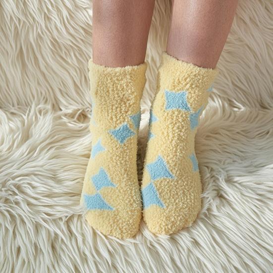 Comfortable Daily Wear Socks Coral Fleece for Women, Soft Thermal Crew with Non-Binding Thickened Fluffy Winter House Top, Fuzzy Sleep Cute