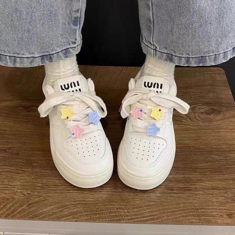 Stall board shoes for women, comfortable feet, increased platform soles, students commuting beige