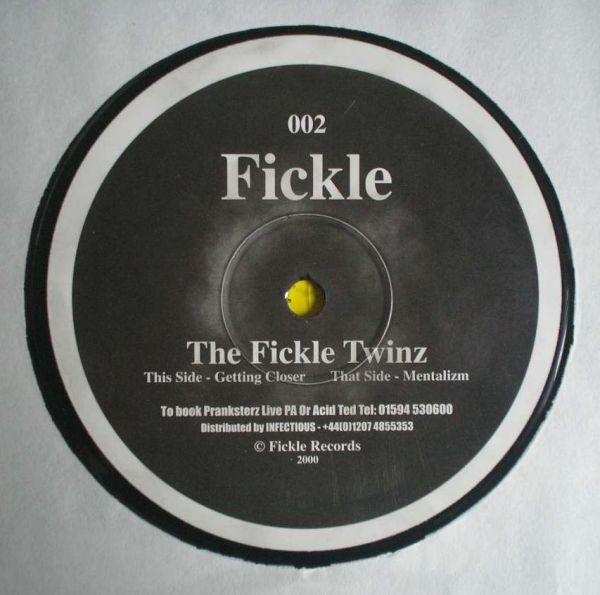 

12inch Record FICKLE TWINZ - Mentalizm / Getting Closer FICKLE002 Fickle Records 2000 UK Dance & Electronica Used