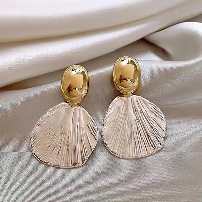 Brincos de Metal Vintage Big Shell Stud para Mulheres Punk Geometria Dangle
