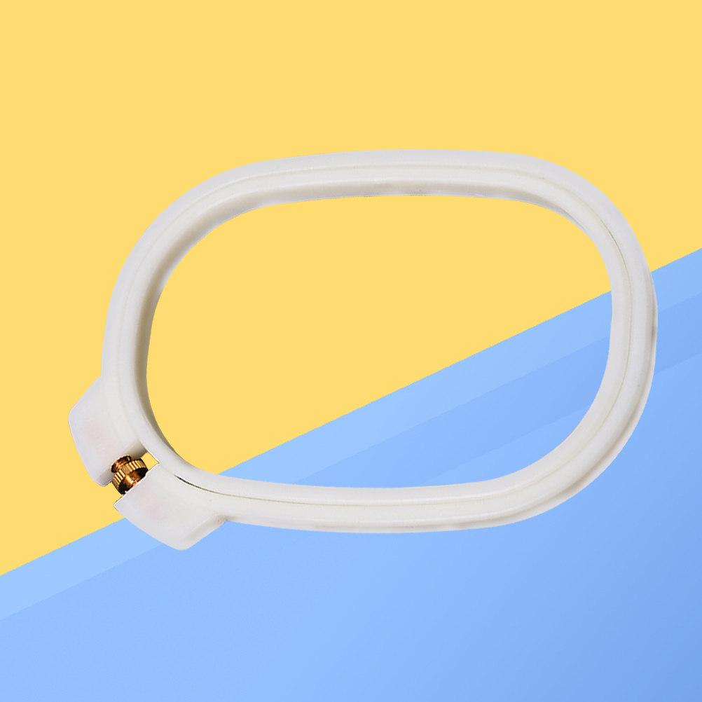 

Embroidery Hoop ABS Plastic Square Cross Stitch Circle Embroidery Frame Easy Tighten Loose DIY 9x13cm Creamy White Size 3