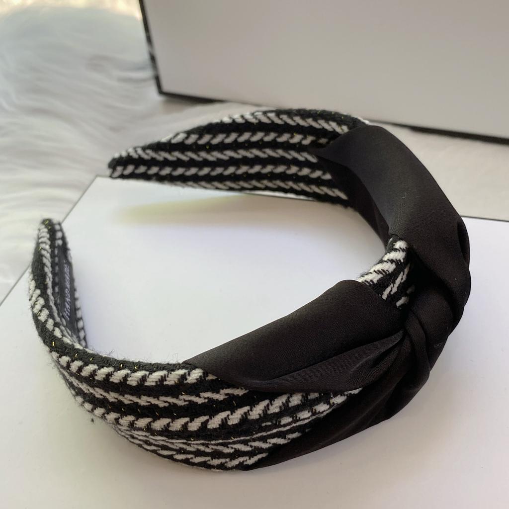 Korean Version Temperament Thousand Bird Grid High-end Feeling Headband Wide Edge Knotted Striped Headband Women's External