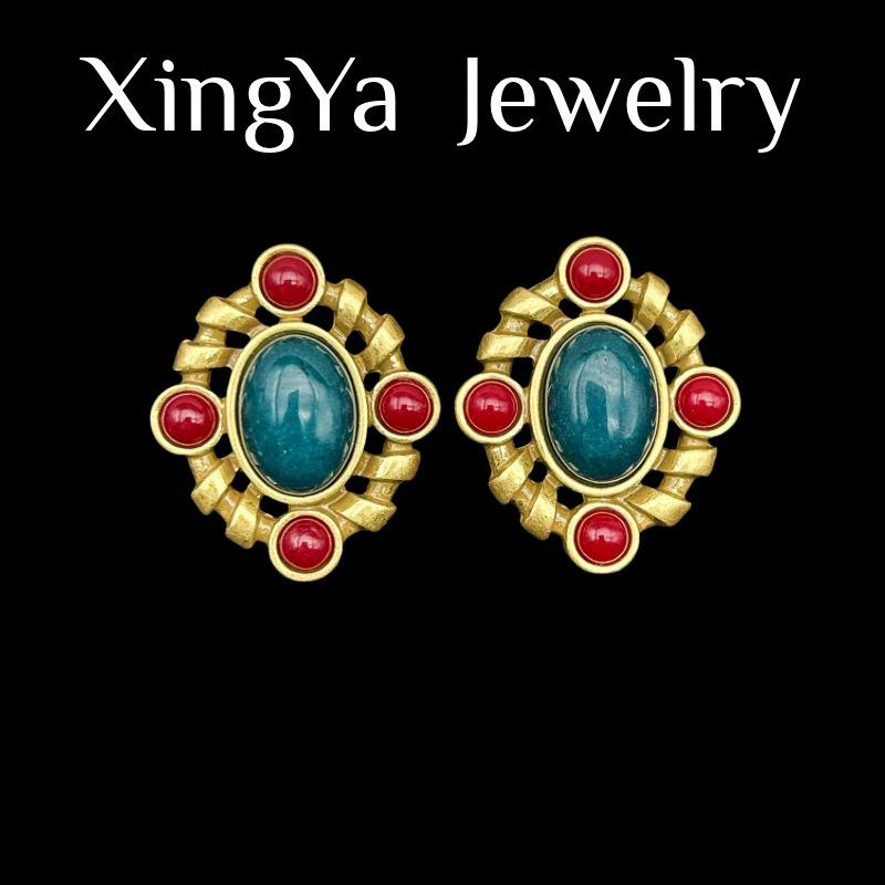 Vintage Retro Palace Style Oval Geometric Hollow Temperament Earrings Versatile Commuting