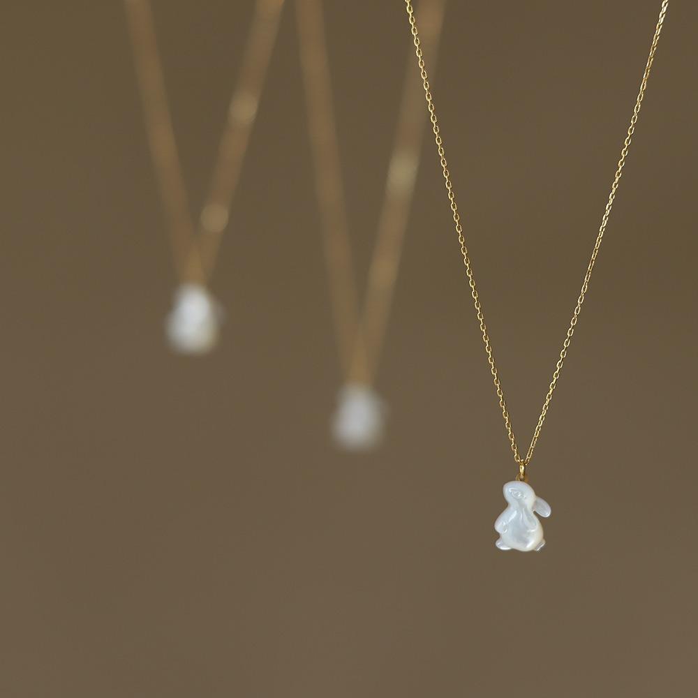 Rabbit Shape Rabbit Pendant Necklace Simple White Shell Rabbit Necklace Moon Rabbit Necklace  Girls