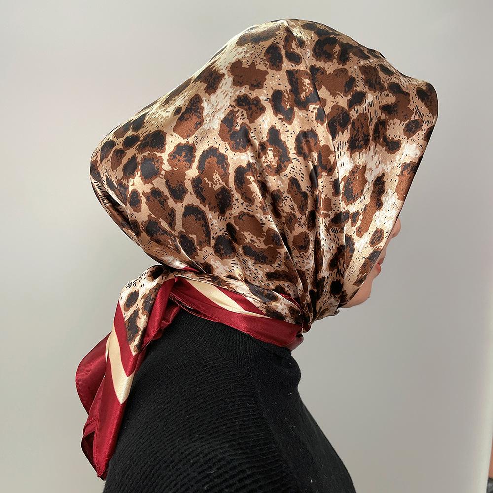 Høykvalitets luksuriøst silkeskjerf pannebånd Skjerf Halsskjerf For kvinner Kjede Silkeskjerf Dekorativt sjal for kvinner