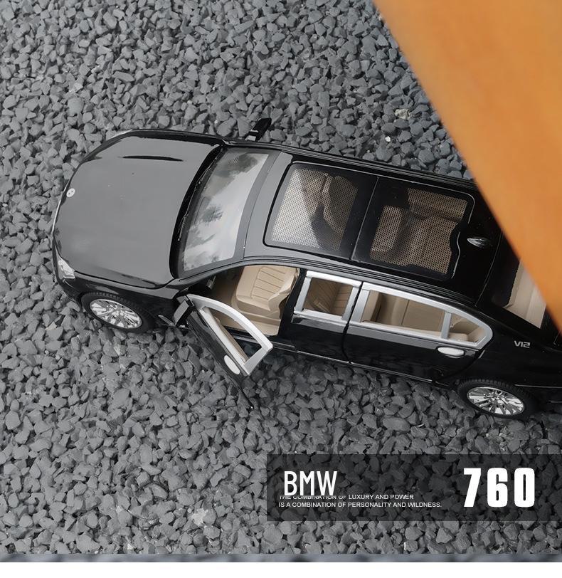 1:24 BMW 760 Extended Six-Door Alloy Model Car with Sound and Light Features