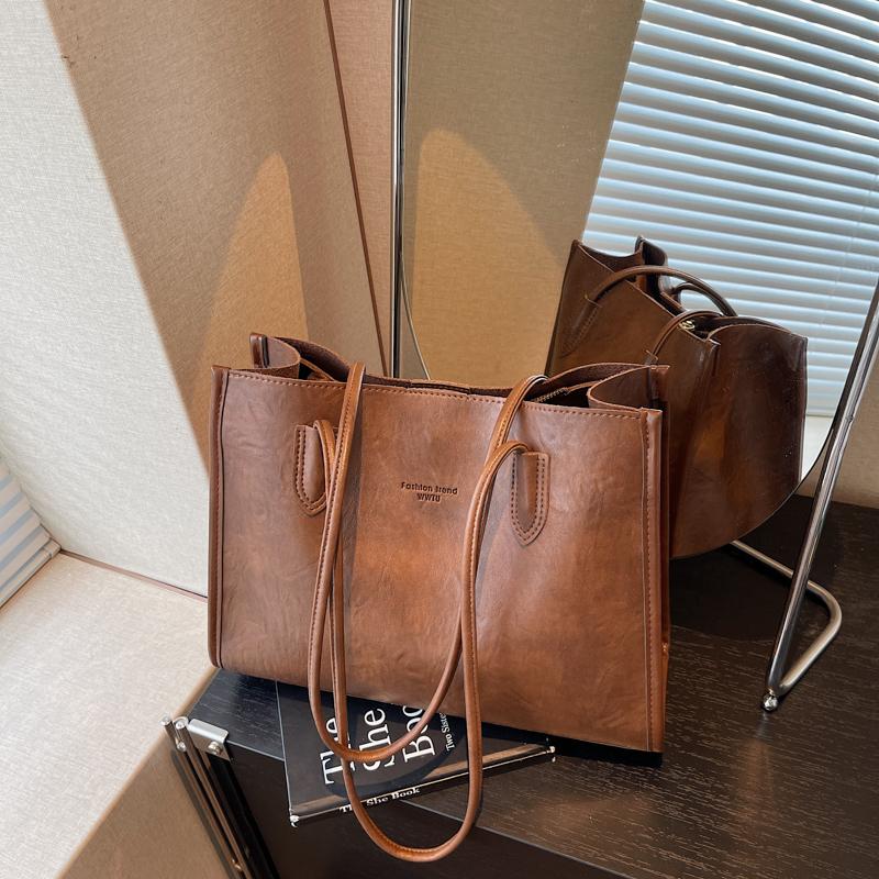 Structured Leather Tote Bag with Long Handle Large Capacity Everyday Fashion Shoulder Bag