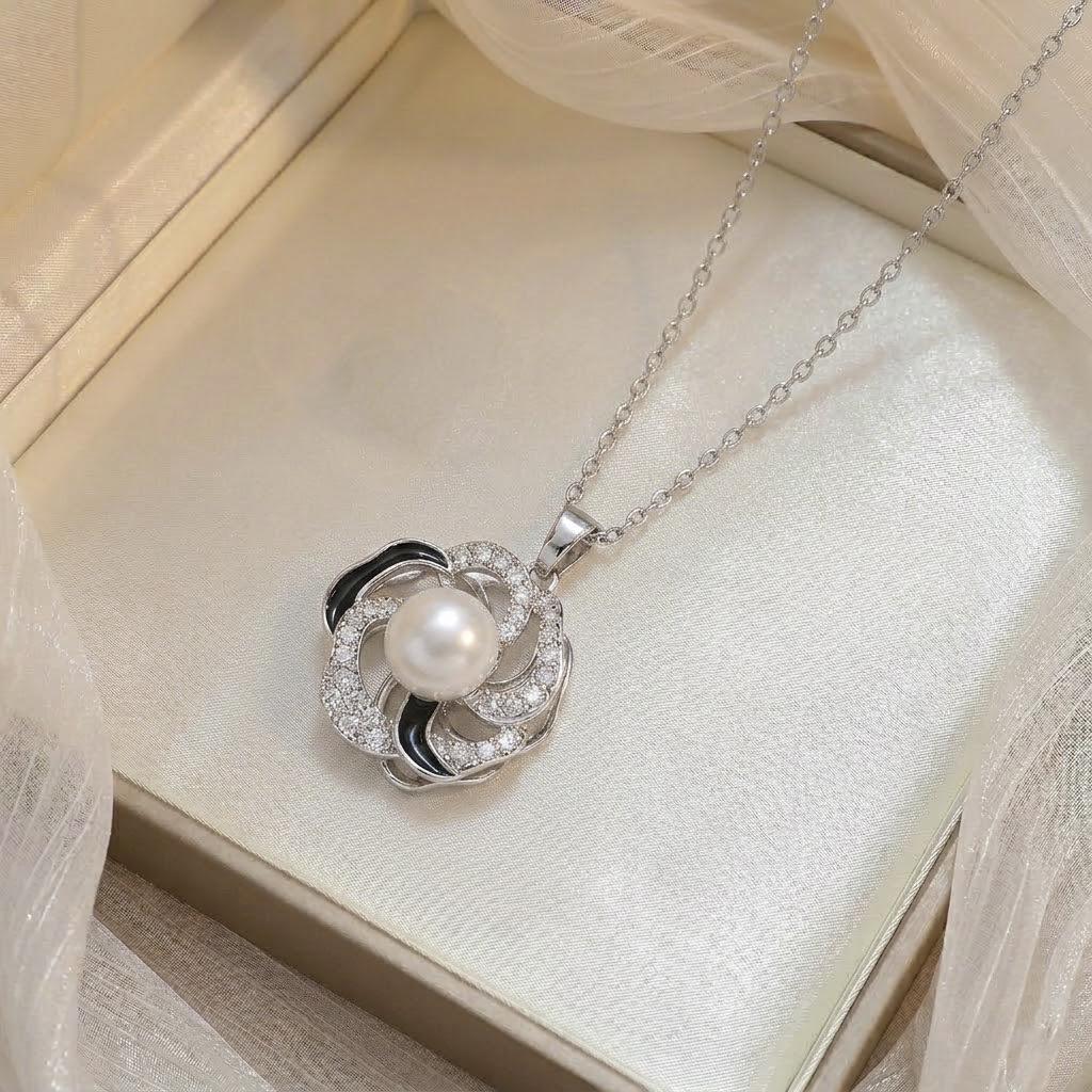 European & American Style Zirconium Petal Rotating Clavicle Necklace for Women