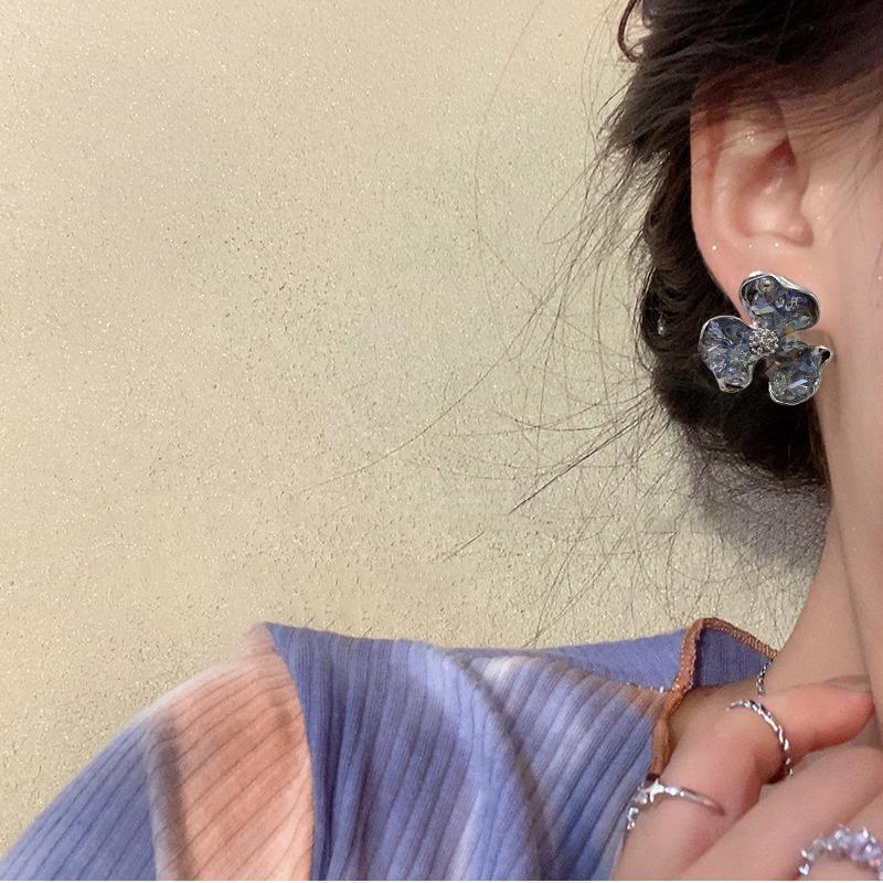 Silver Needle French Gradual Change Blue Flower Stud Earrings Crystal New Niche Design Earrings Light Luxury Earrings Women