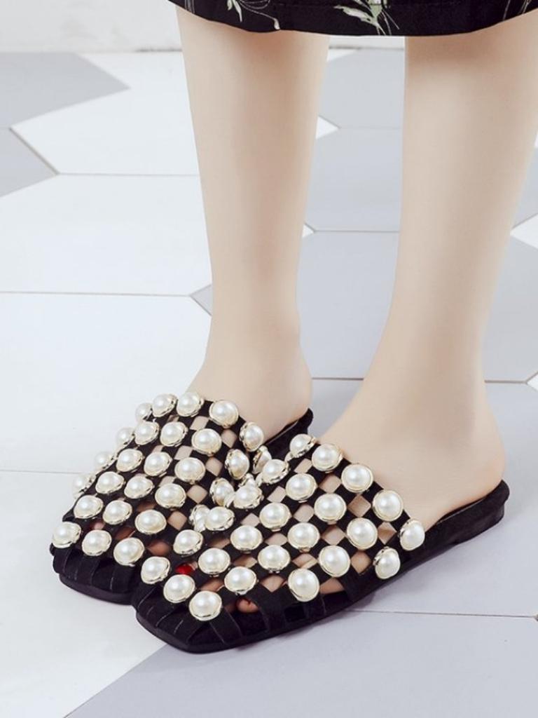 Fashion Women Fashion Casual Pearl Beaded Flat Studded  Mules Solid Color Pearl Sandals Casual Flat-heel Non-slip Flip Flops Lightweight