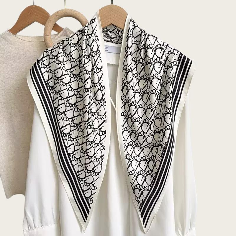 Twill silk triangular scarf, clothing accessories, cashew nut double-sided printed belt, versatile women's rhombus silk scarf, bag head, fart curtain.