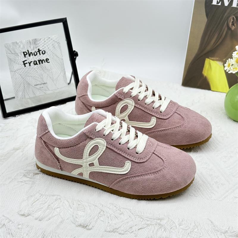 Retro flat-bottomed German training shoes women's 2025 autumn new super fire versatile little white shoes lightweight soft-soled sports and leisure