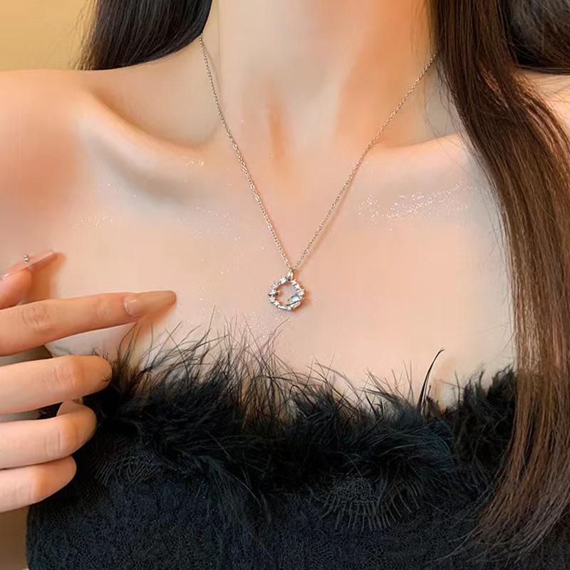 2024 Women s Love Planet Glass Clavicle Necklace - Fashionable  Luxurious Niche Design
