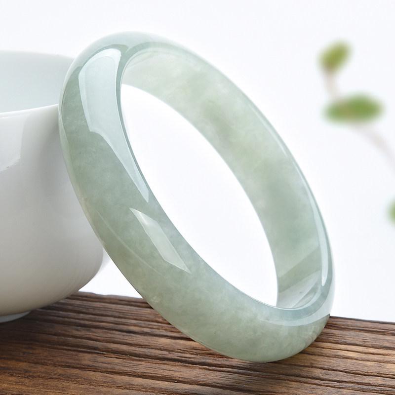 Myanmar Jadeite Bracelet: Women`s Ice Type