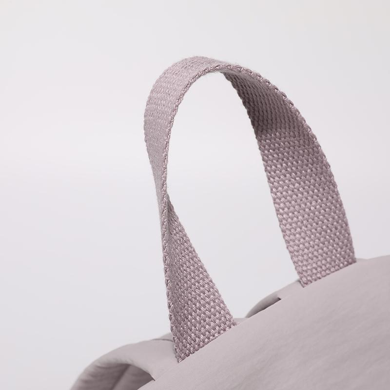 Leichter Nylon-Rucksack mit Reißverschlusstasche vorne Seitentaschen Verstellbare Träger Lässiger Tagesrucksack für Damen für den täglichen Gebrauch und Reisen