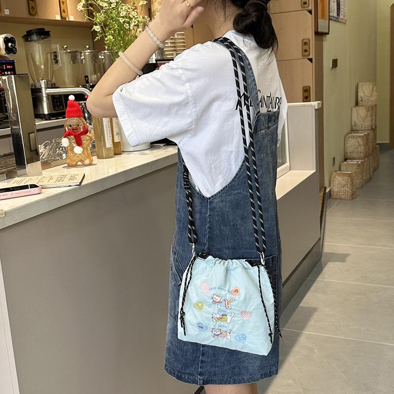 

Summer Embroidery Women Nyl Drawstring Shoulder Bags Portable Ladies Phe Pouch Purse Casual Simple Girls Crossbody Bag