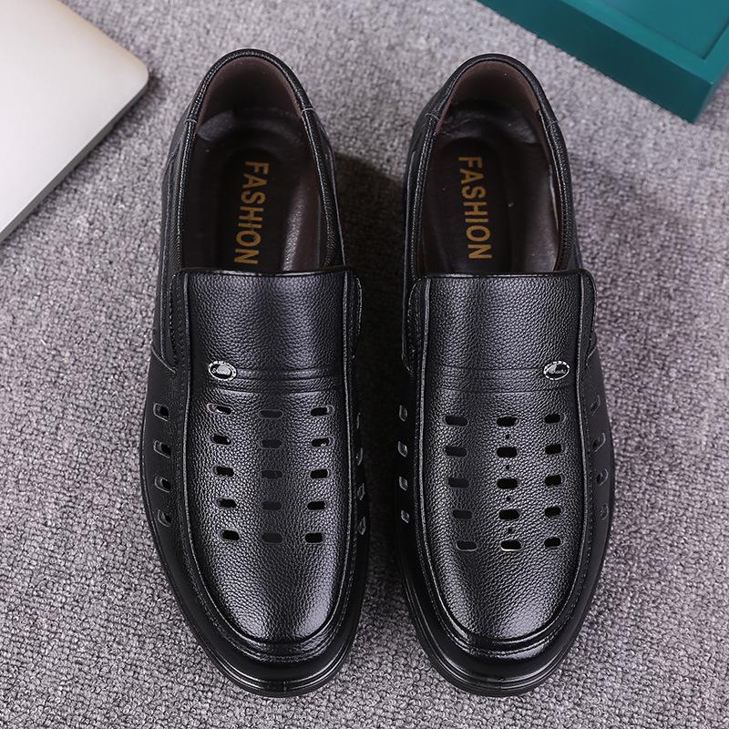 Sandals Men'S Leather Breathable Father Shoes Soft Sole Non-Slip Hollow Hole Shoes Thick Sole Wear-Resistant Cool Leather Shoes
