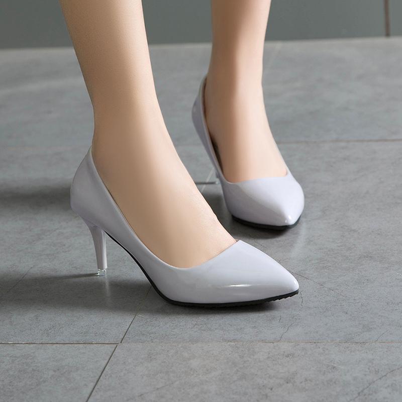 2024 Frühling und Herbst Neue Mode Spitz Dünne Ferse Flach Mund Leder Oberfläche Bequeme High Heel Schuhe für Frauen