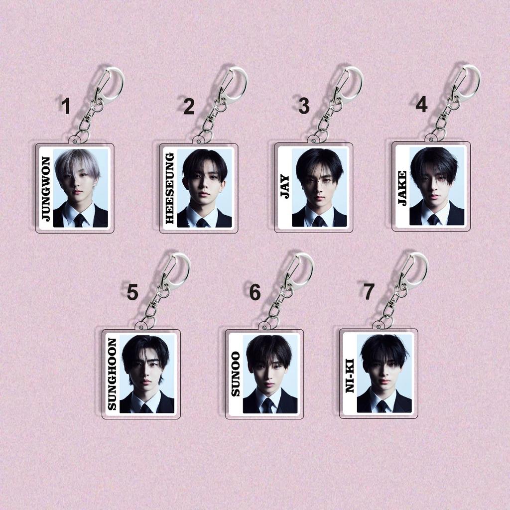 1pc ENHYPEN Keychain ID Photo Frame Pendant Jungwon Heeseung Jay Jake Sunghoon Sunoo Ni-ki Album Suit Photo Keyring for Bags Backpack Fans Gift