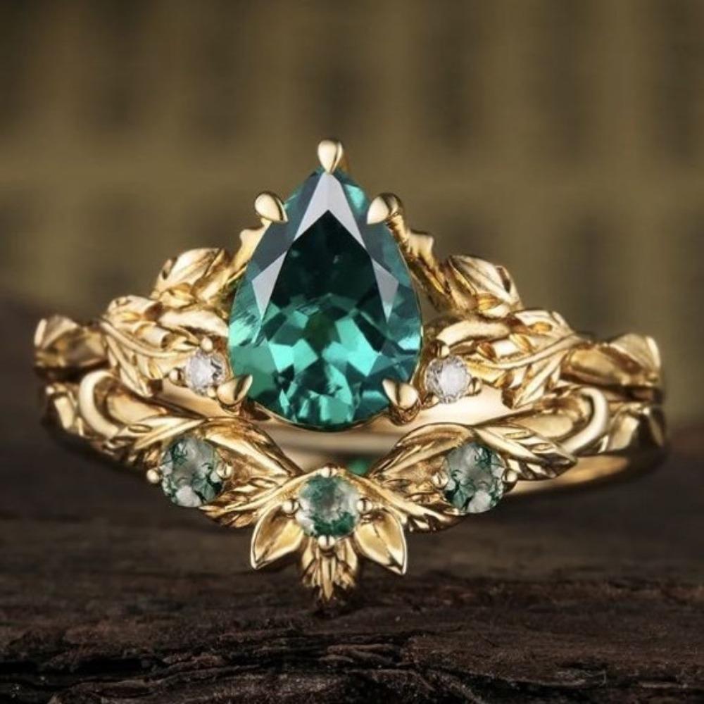 

Luxury Court Style Emerald Water Drop Zircon Ring Gold-plated Green Diamond Ring European Beautiful Women s Jewelry No. 10