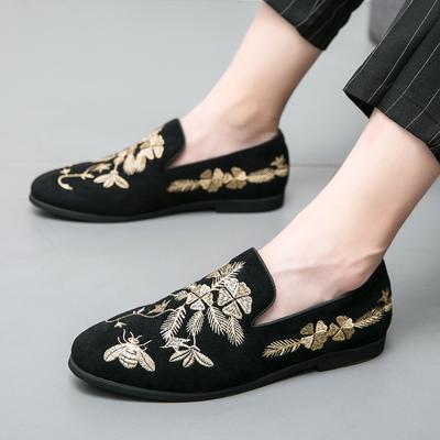 Neue 2025 Stickerei Wildleder Slipper Herren Luxus Designer Schwarz Spitz Slipper Schuhe Lässig Hochzeit Schuhe Zapatos Hombre