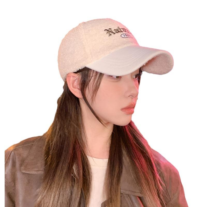 Autumn and Winter New Baseball Cap Embroidered Letters Lamb Wool Thermal Cap Fashion Winter Thermal Hat Tide