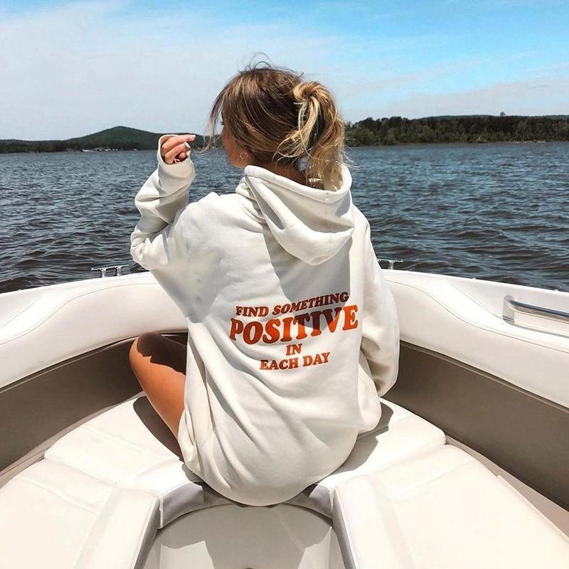 

Найдите что-то позитивное в каждом дне. Толстовка с капюшоном. Женская толстовка с капюшоном. Забавные пуловеры. Унисекс. Топ из чистого хлопка. Джемпер. Толстовки с цитатой.