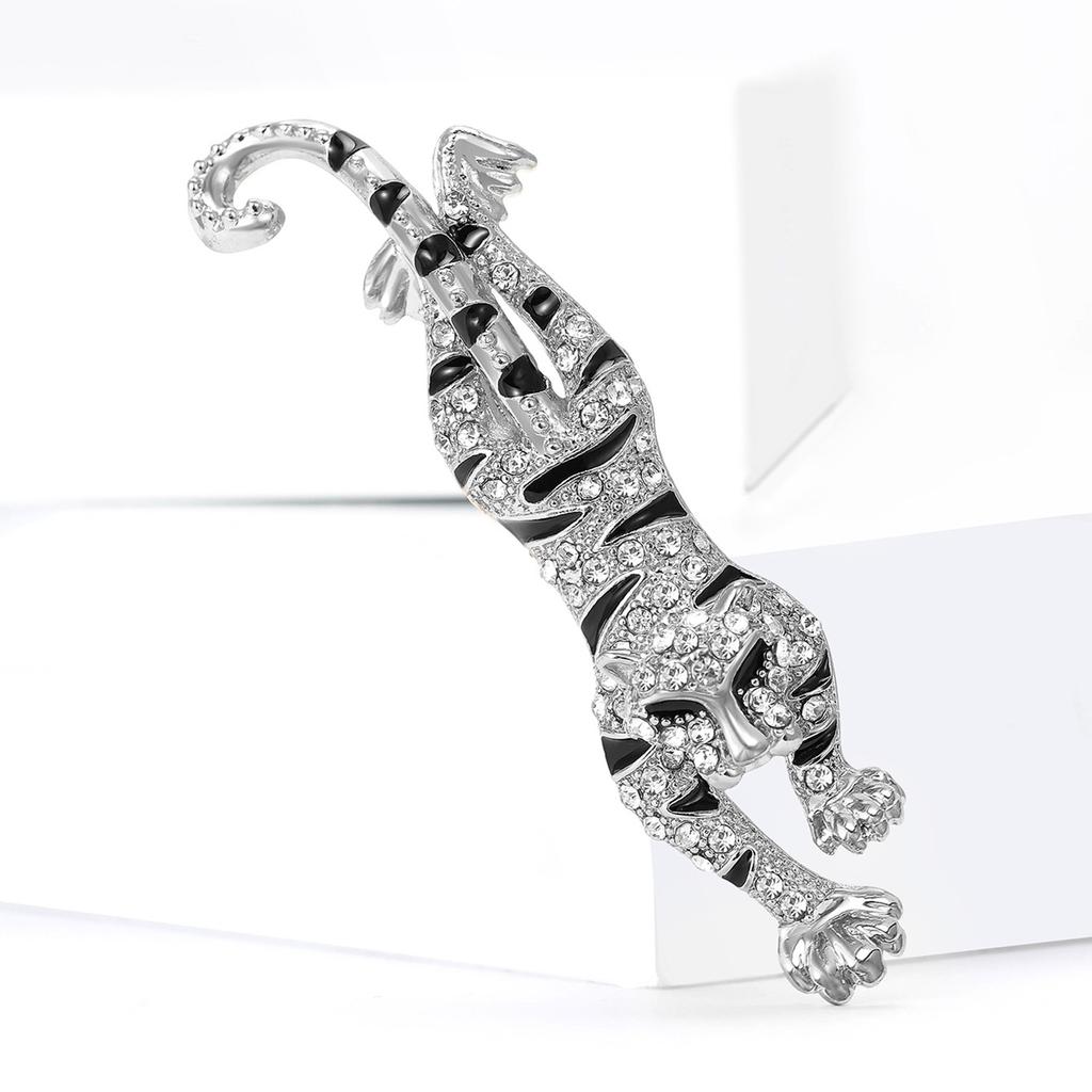 Classic Rhinestone Tiger Brooches for Women Unisex Animal Pins Event Party Luxury Gifts Backpack Decoration Clothes Accessories