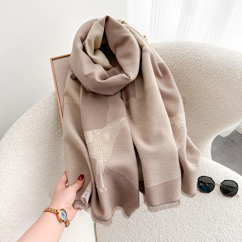 

24 осенне-зимний сшитый конский шарф женский модный теплый универсальный шарф из искусственного кашемира утолщенный высококачественный драпирующийся 196