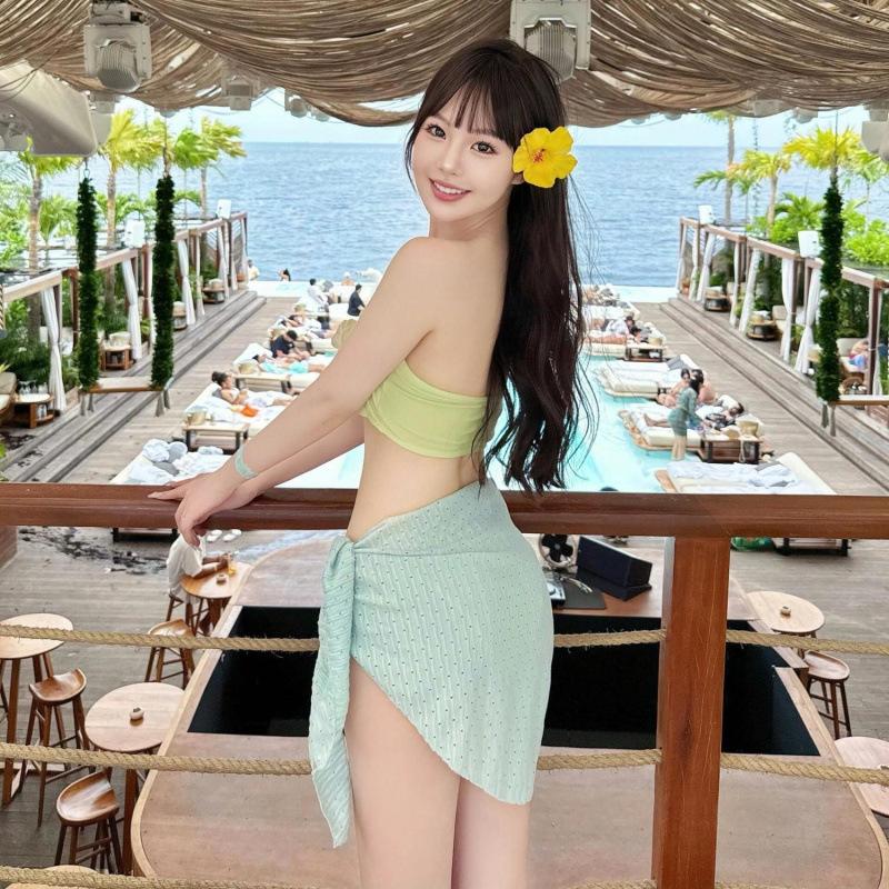New Ins Blogger Sexy Tube Top Bikini Split Skirt Three-piece Swimsuit Pure Desire Island Vacation