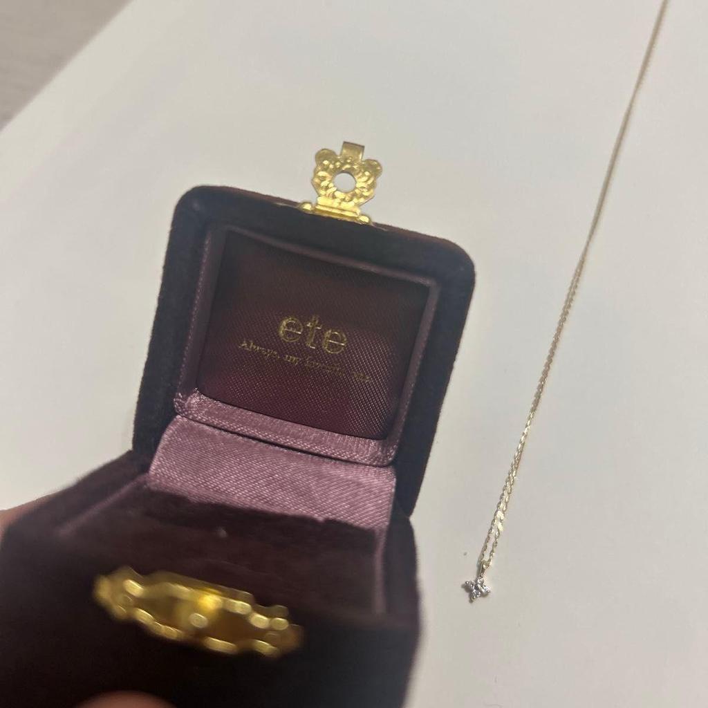 Used ete K18YG layer diamond necklace