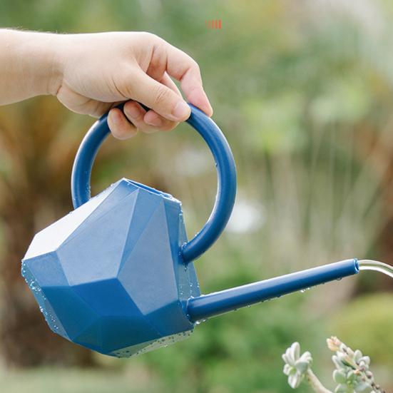 1.5L Piękny kształt diamentu Konewka Więcej zagęścić Długa wylewka Plastikowa butelka do podlewania do ogrodu