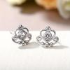 1 Pair of Crown Earrings, Simple, Fresh and Stylish