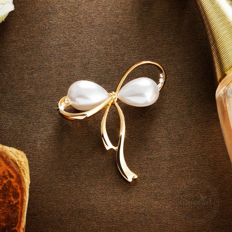 Versatile Pearl Bow Brooch Femininity Anti-Light Retro Corsage Accessories Cardigan Buckle Clothing